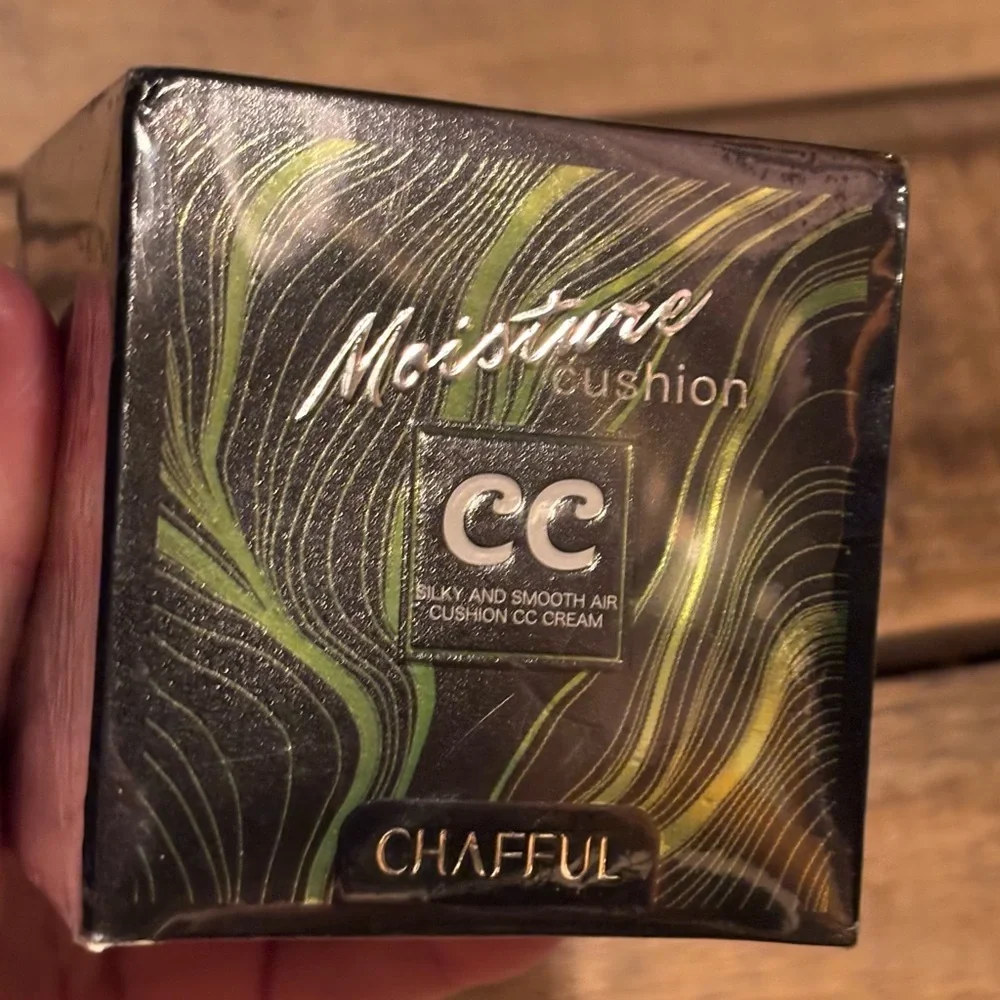 ⭐️Chafful Moisture Silky Smooth Air Cushion CC Cream Ivory Sealed exp 3/1/25⭐️